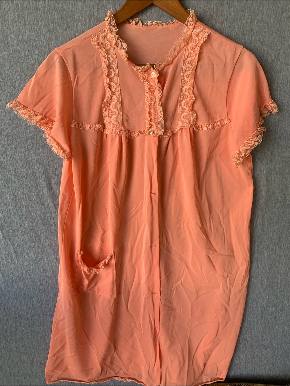 Vintage Peach Lace Trim Short Sleeve Nightgown Movie Stars 60s 70s